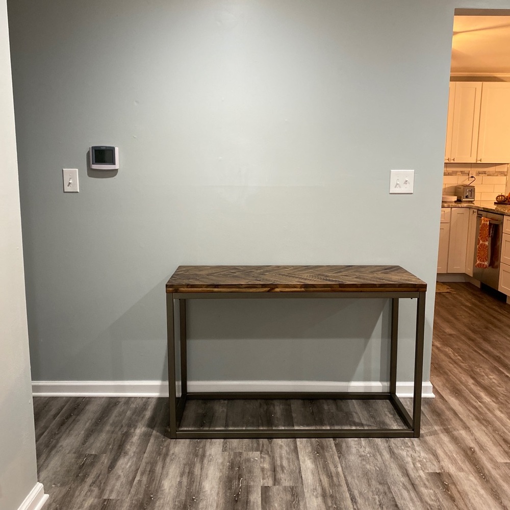 Console table - Picture 3 of 3